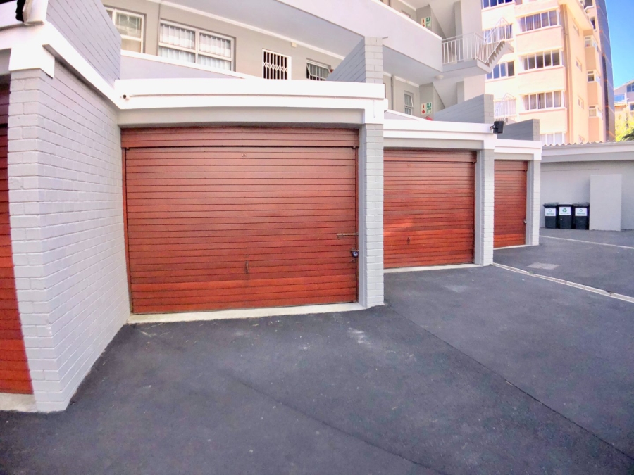 2 Bedroom Property for Sale in Sea Point Western Cape